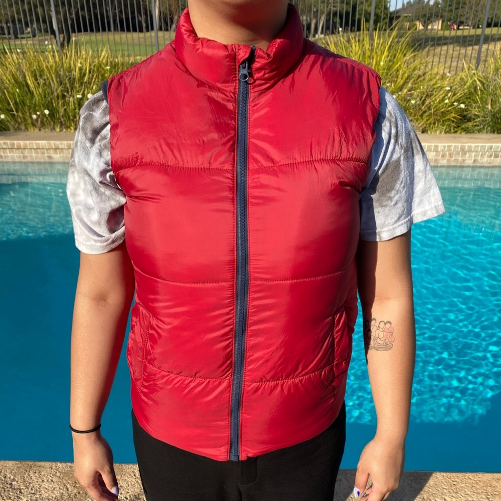 - Old Navy Puffer Vest❤️